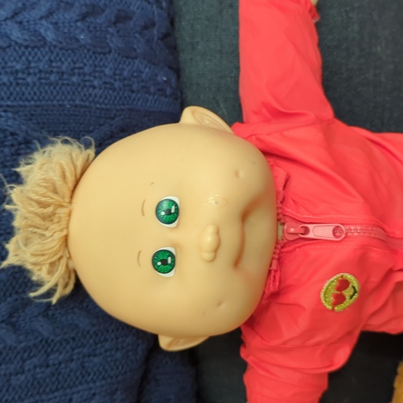 Cabbage Patch Kids Baby Boy in Windbreaker Jacket /Denim Shorts & Black Hightops - Picture 9 of 10